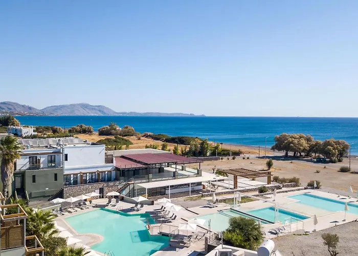 Ampelia Hotel Otel 4*