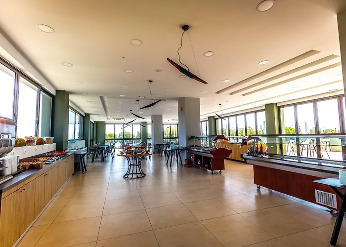 Ampelia Hotel Otel 4*