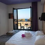 Ampelia 4*