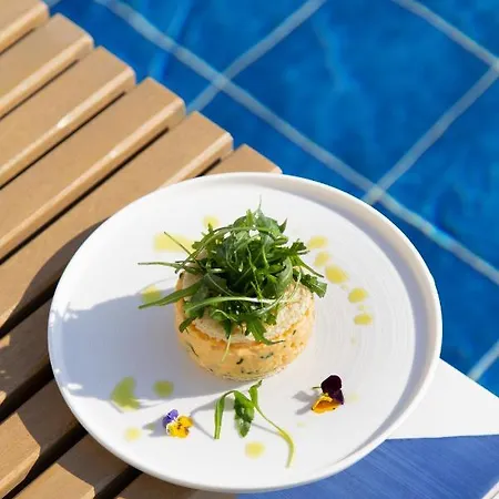 Ampelia Seaside Отель 4*