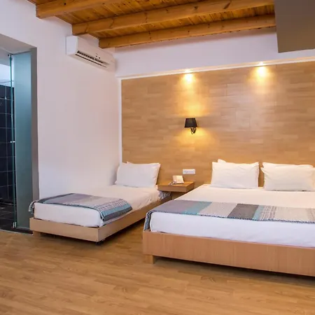 Ampelia Seaside Отель Геннади