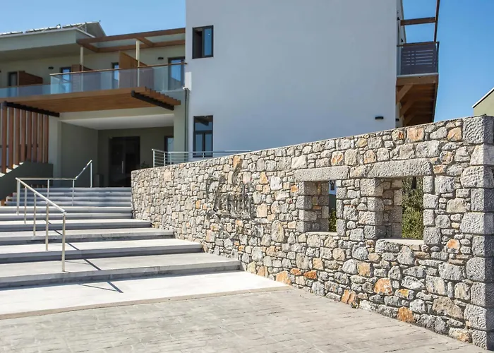 Ampelia Hotel Gennadi