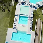 Ampelia Hotel Gennadi