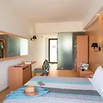 Hotel Ampelia