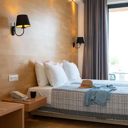 Ampelia Seaside 根纳迪