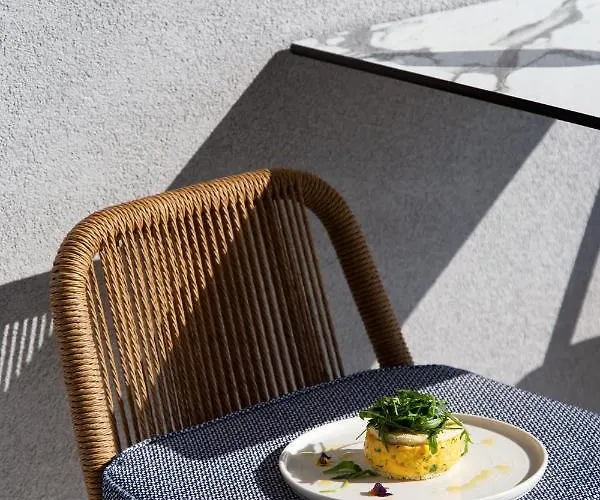 Ampelia Hotel 4* Jenadi